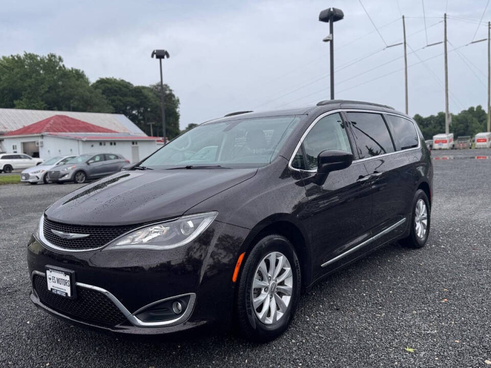 chrysler pacifica 2017 2C4RC1BG5HR526494 image chrysler pacifica 2017 2C4RC1BG5HR526494 image
