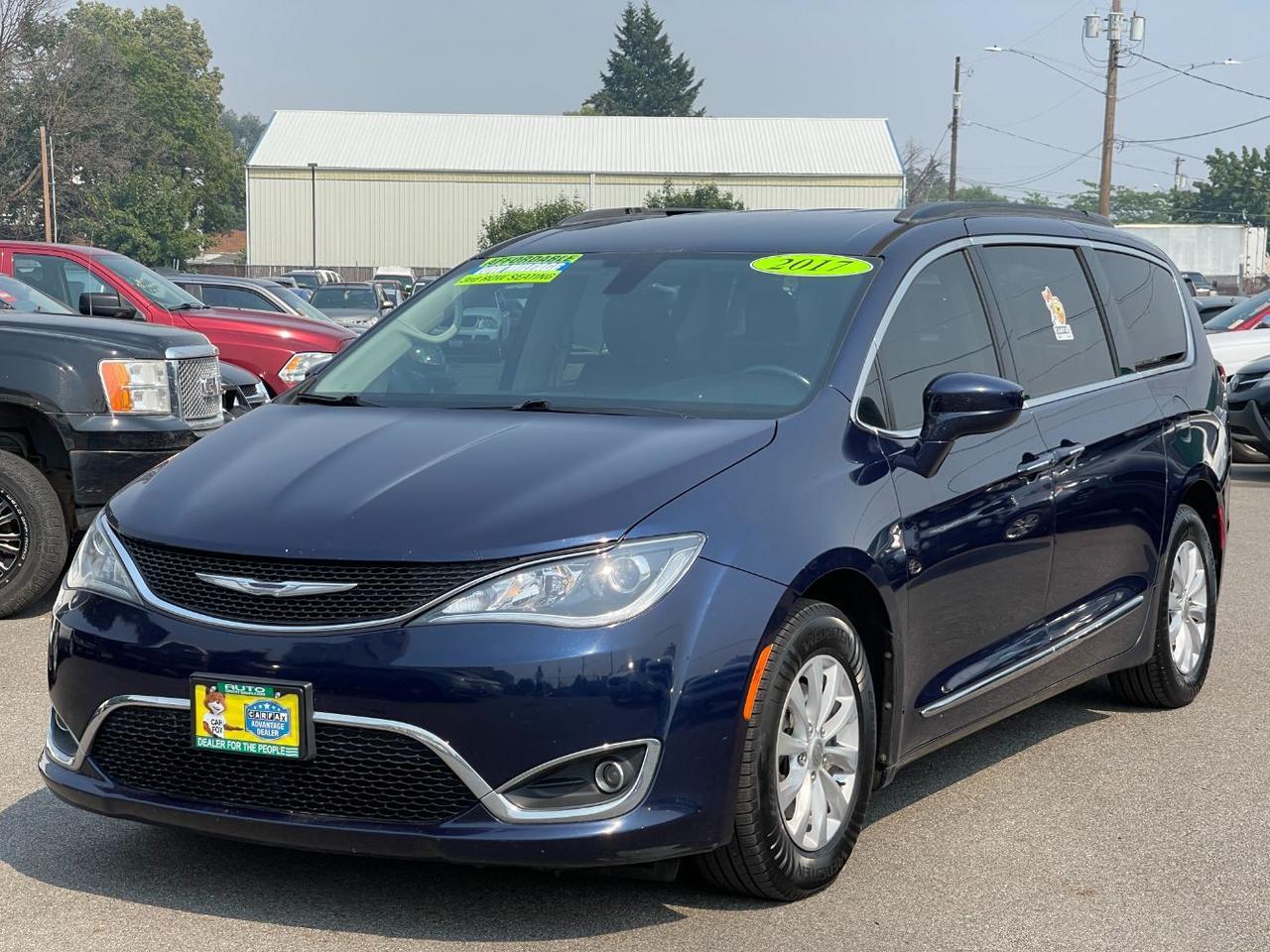 chrysler pacifica 2017 2C4RC1BG3HR592767 image chrysler pacifica 2017 2C4RC1BG3HR592767 image