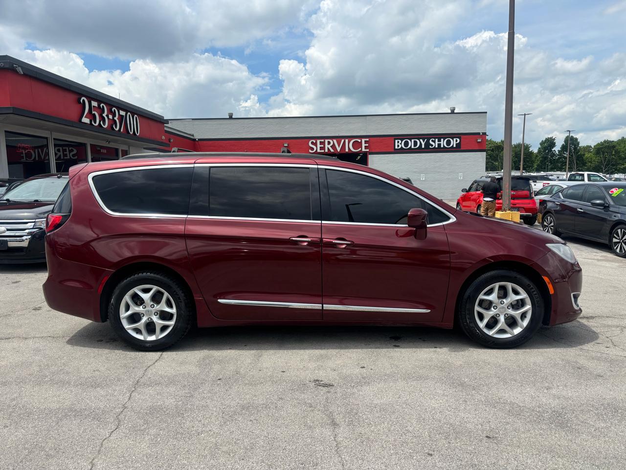 chrysler pacifica 2017 2C4RC1BGXHR668100 image chrysler pacifica 2017 2C4RC1BGXHR668100 image