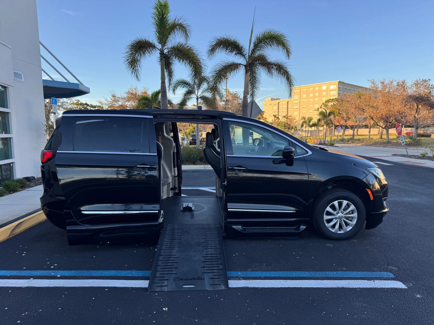 chrysler pacifica 2017 2C4RC1BG5HR839965 image chrysler pacifica 2017 2C4RC1BG5HR839965 image