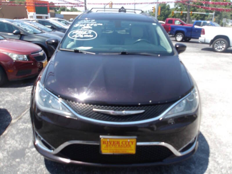 chrysler pacifica 2017 2C4RC1BG5HR552898 image chrysler pacifica 2017 2C4RC1BG5HR552898 image