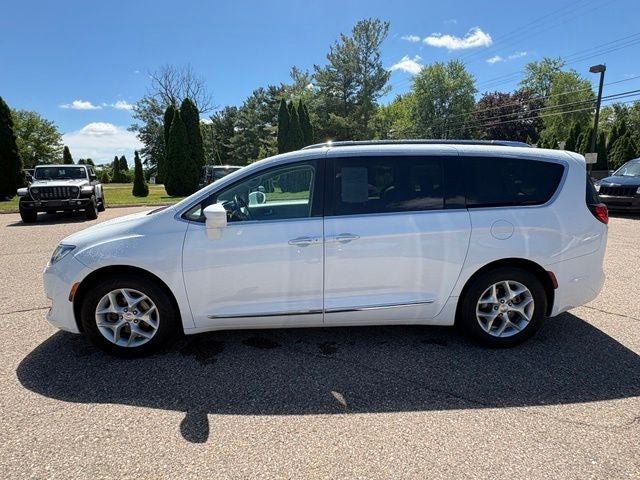 chrysler pacifica 2017 2C4RC1EG8HR777764 image chrysler pacifica 2017 2C4RC1EG8HR777764 image