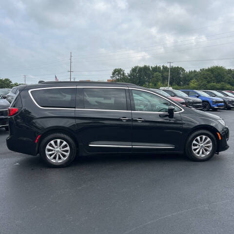 chrysler pacifica 2017 2C4RC1BG8HR645057 image chrysler pacifica 2017 2C4RC1BG8HR645057 image