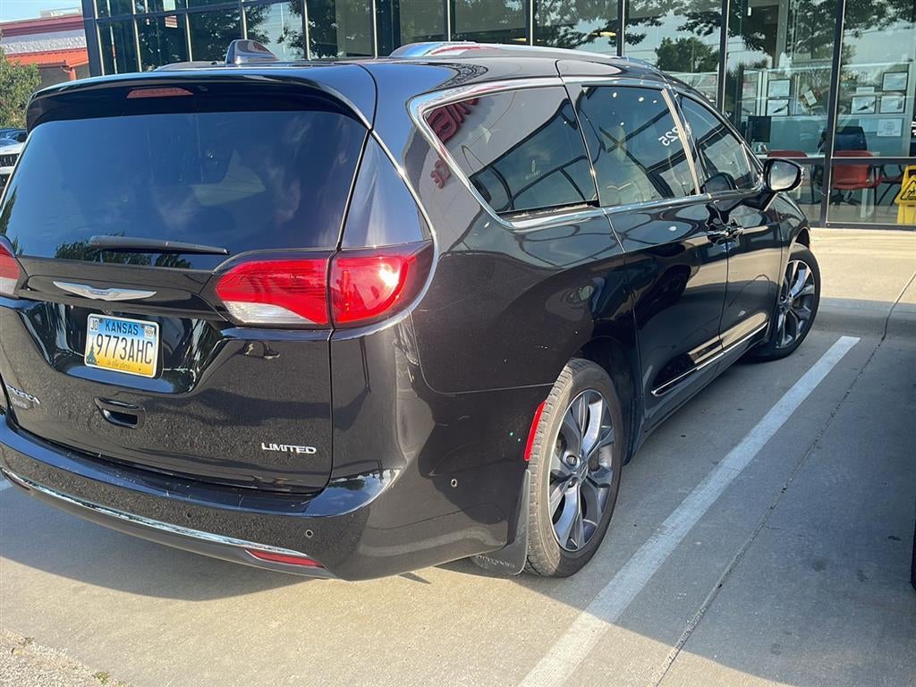 chrysler pacifica 2017 2C4RC1GG3HR647775 image chrysler pacifica 2017 2C4RC1GG3HR647775 image
