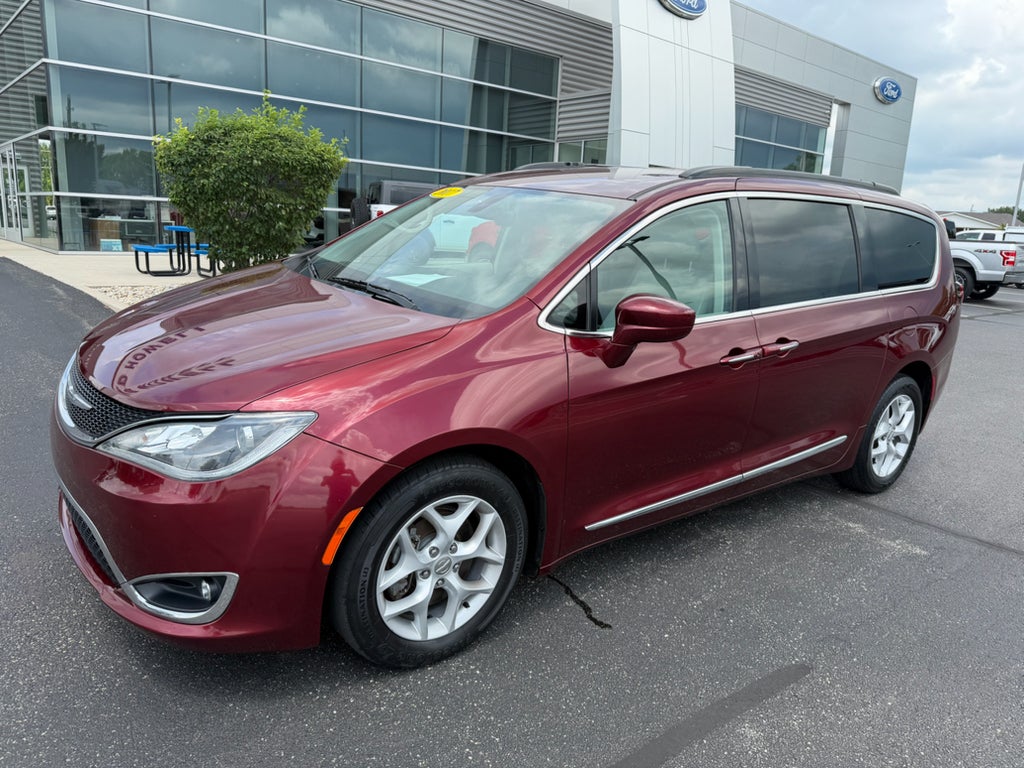 chrysler pacifica 2017 2C4RC1BG2HR565818 image chrysler pacifica 2017 2C4RC1BG2HR565818 image