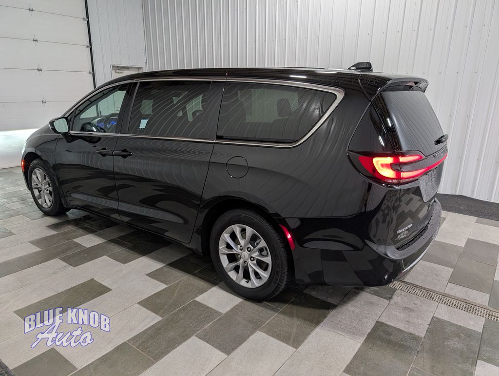 chrysler pacifica 2027 2C4RC1GG2VR564396 image chrysler pacifica 2027 2C4RC1GG2VR564396 image