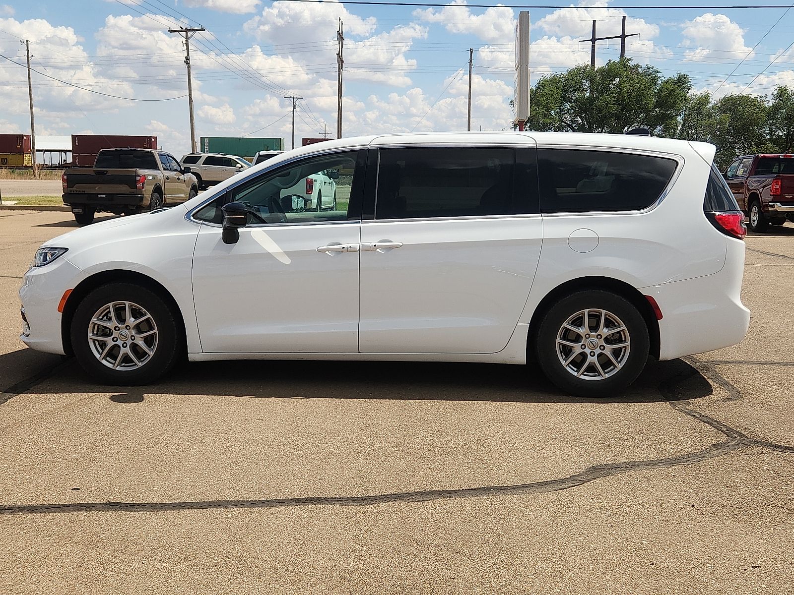 chrysler pacifica 2024 2C4RC1BG9RR125063 image chrysler pacifica 2024 2C4RC1BG9RR125063 image