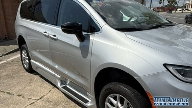chrysler pacifica 2024 2C4RC1BG7RR133288 image chrysler pacifica 2024 2C4RC1BG7RR133288 image