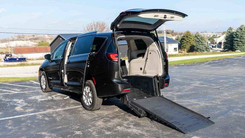 chrysler pacifica 2024 2C4RC1BG3RR100577 image chrysler pacifica 2024 2C4RC1BG3RR100577 image