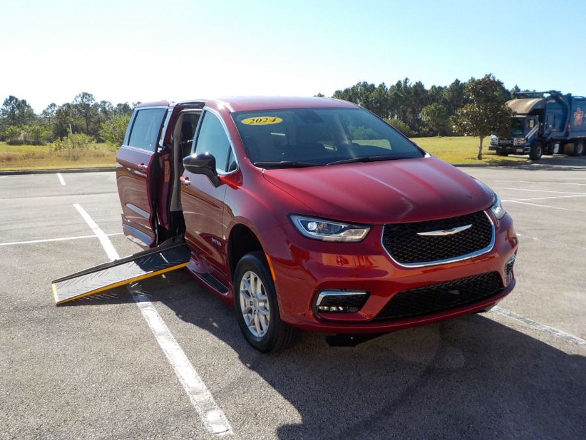 chrysler pacifica 2024 2C4RC1BGXRR168472 image chrysler pacifica 2024 2C4RC1BGXRR168472 image