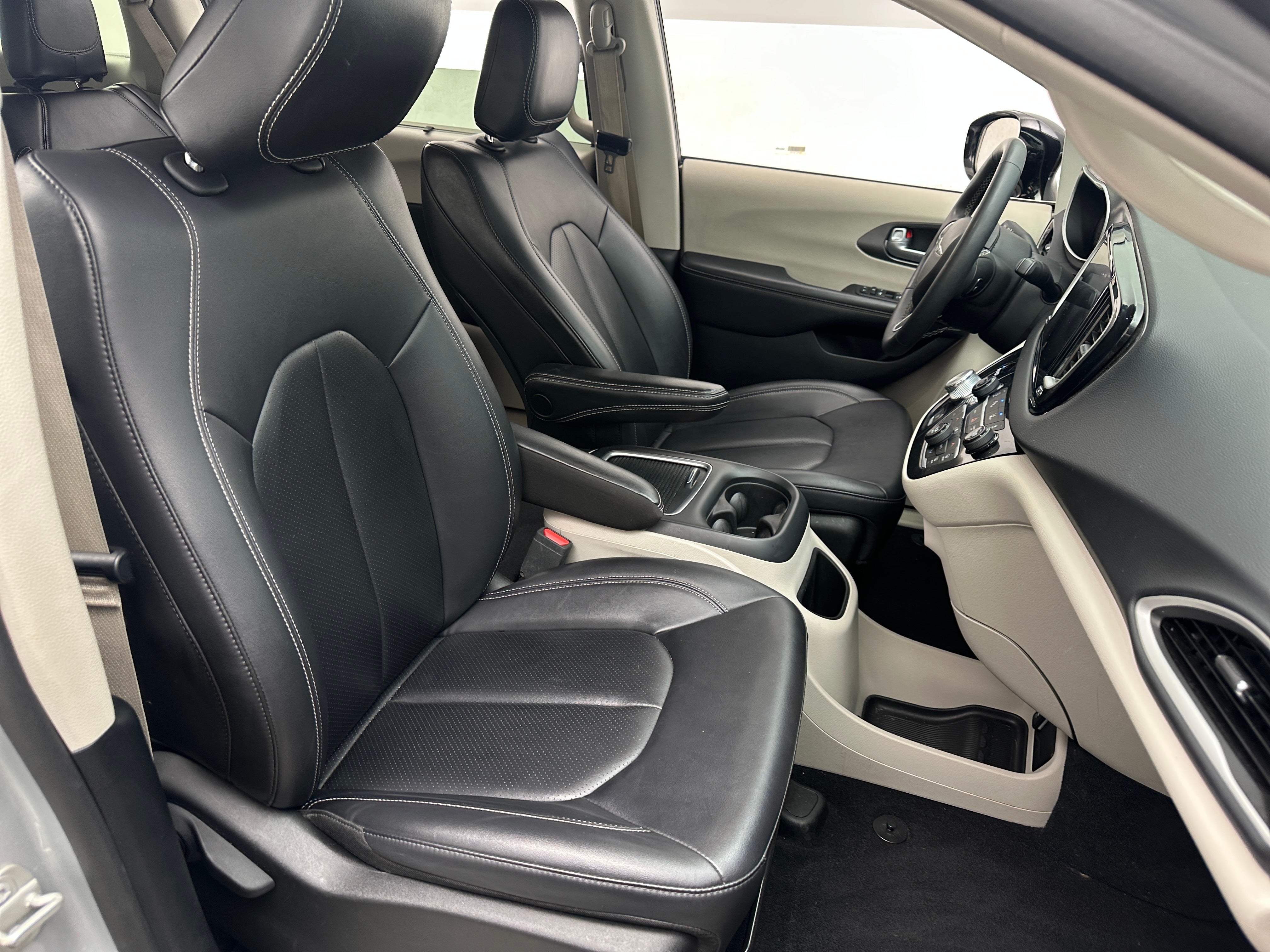 chrysler pacifica 2024 2C4RC1BG5RR129160 image chrysler pacifica 2024 2C4RC1BG5RR129160 image