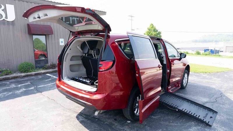chrysler pacifica 2024 2C4RC1BG1RR173592 image chrysler pacifica 2024 2C4RC1BG1RR173592 image