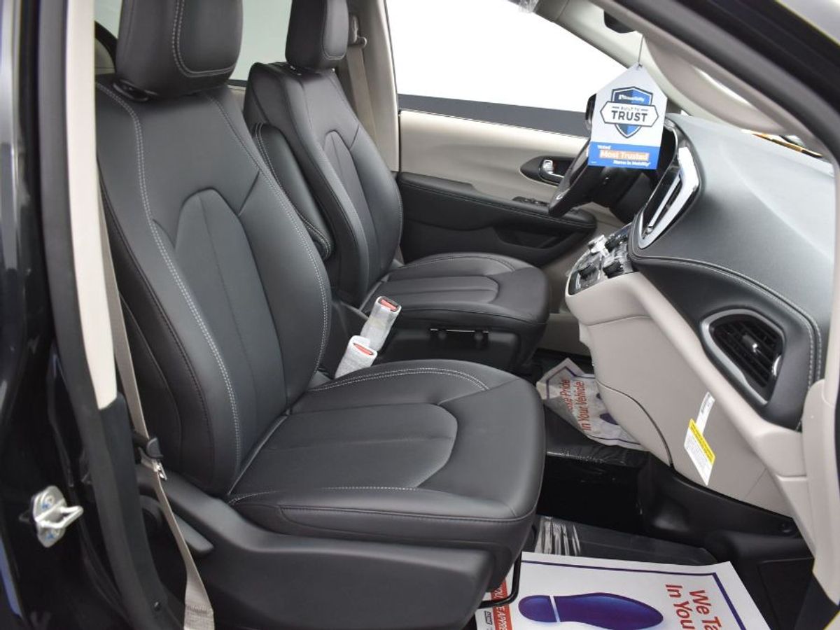 chrysler pacifica 2024 2C4RC1BG9RR100602 image chrysler pacifica 2024 2C4RC1BG9RR100602 image
