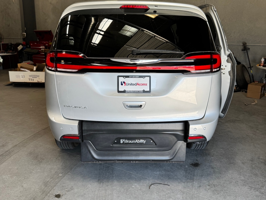 chrysler pacifica 2024 2C4RC1FG2RR146766 image chrysler pacifica 2024 2C4RC1FG2RR146766 image