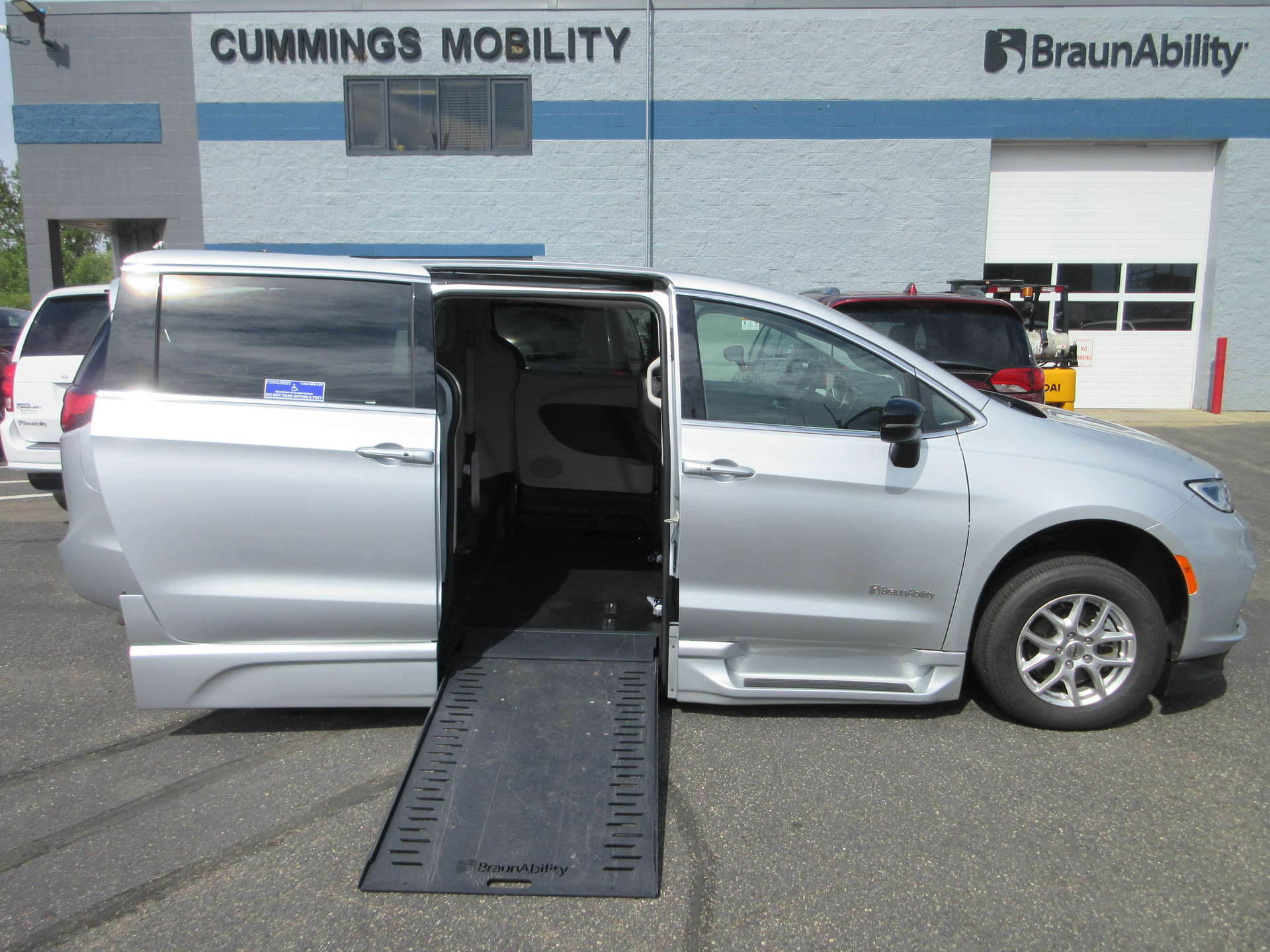 chrysler pacifica 2024 2C4RC1BG2RR145834 image chrysler pacifica 2024 2C4RC1BG2RR145834 image