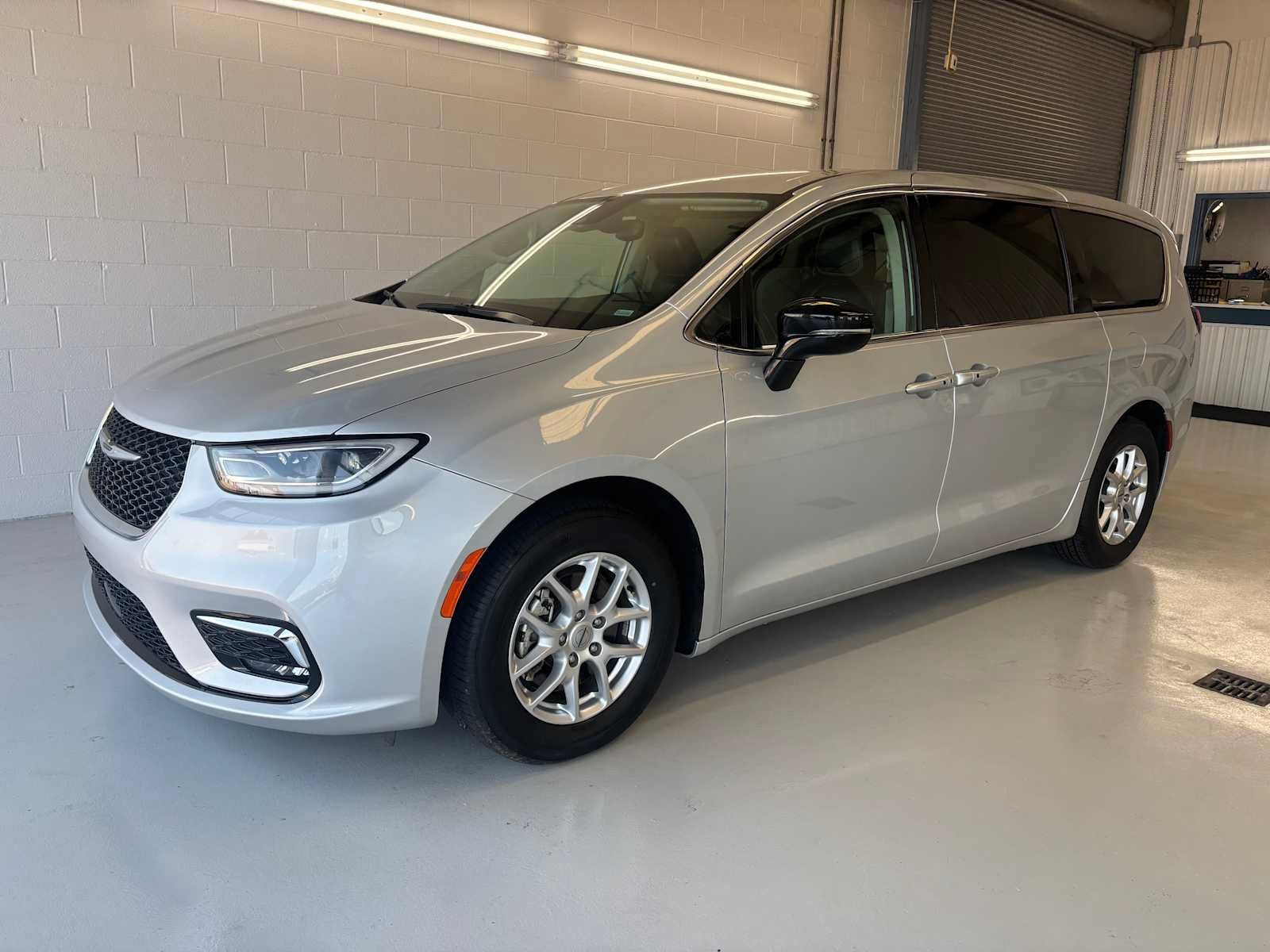 chrysler pacifica 2024 2C4RC1BG7RR154657 image chrysler pacifica 2024 2C4RC1BG7RR154657 image