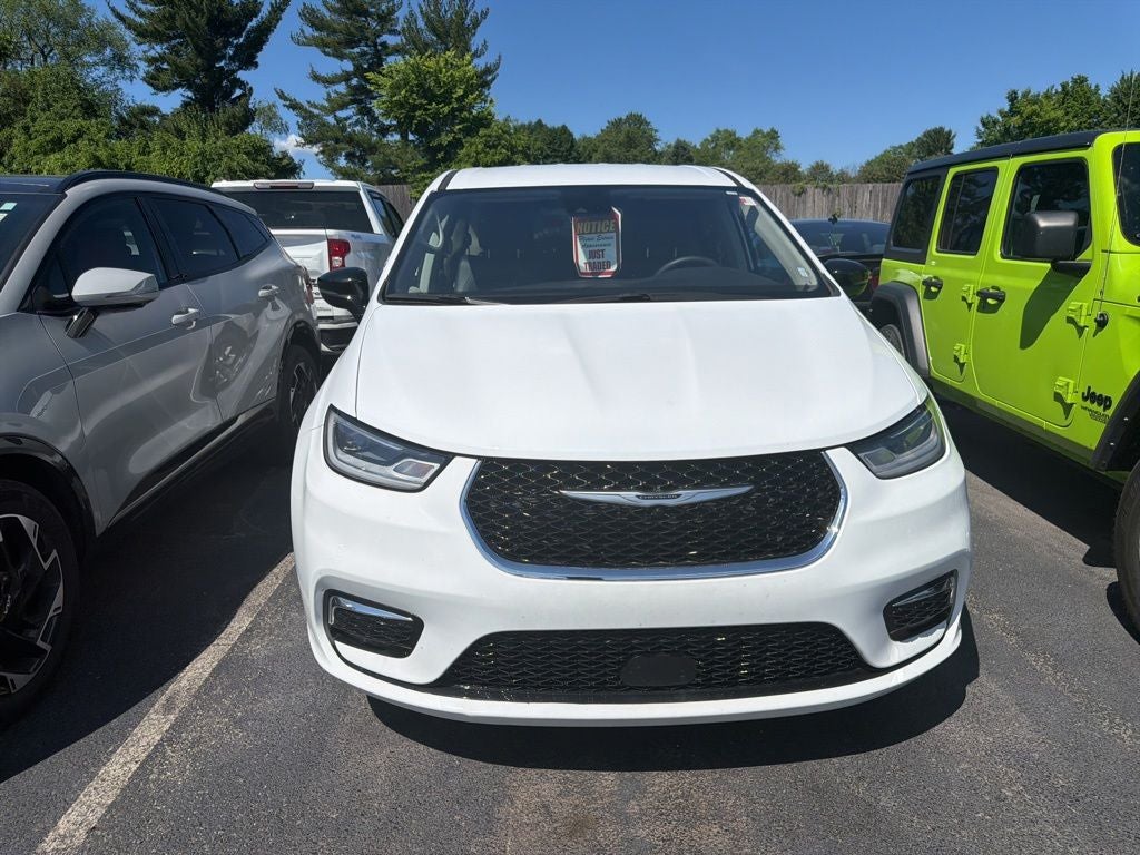 chrysler pacifica 2024 2C4RC1BG4RR107067 image chrysler pacifica 2024 2C4RC1BG4RR107067 image