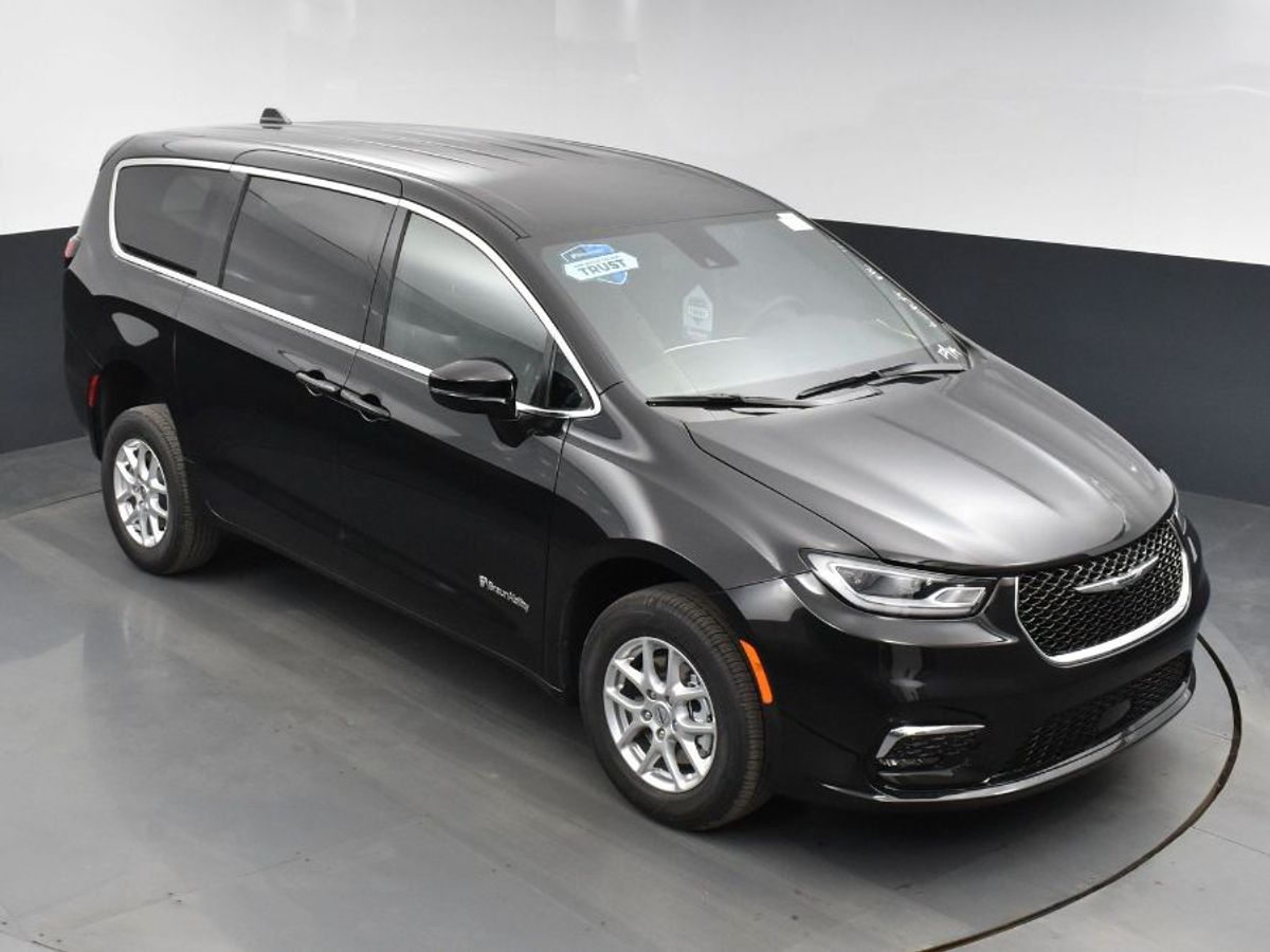 chrysler pacifica 2024 2C4RC1FG3RR102159 image chrysler pacifica 2024 2C4RC1FG3RR102159 image