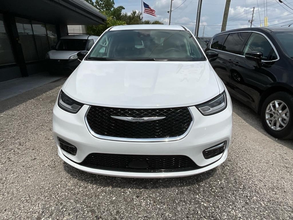 chrysler pacifica 2024 2C4RC1BG8RR125412 image chrysler pacifica 2024 2C4RC1BG8RR125412 image