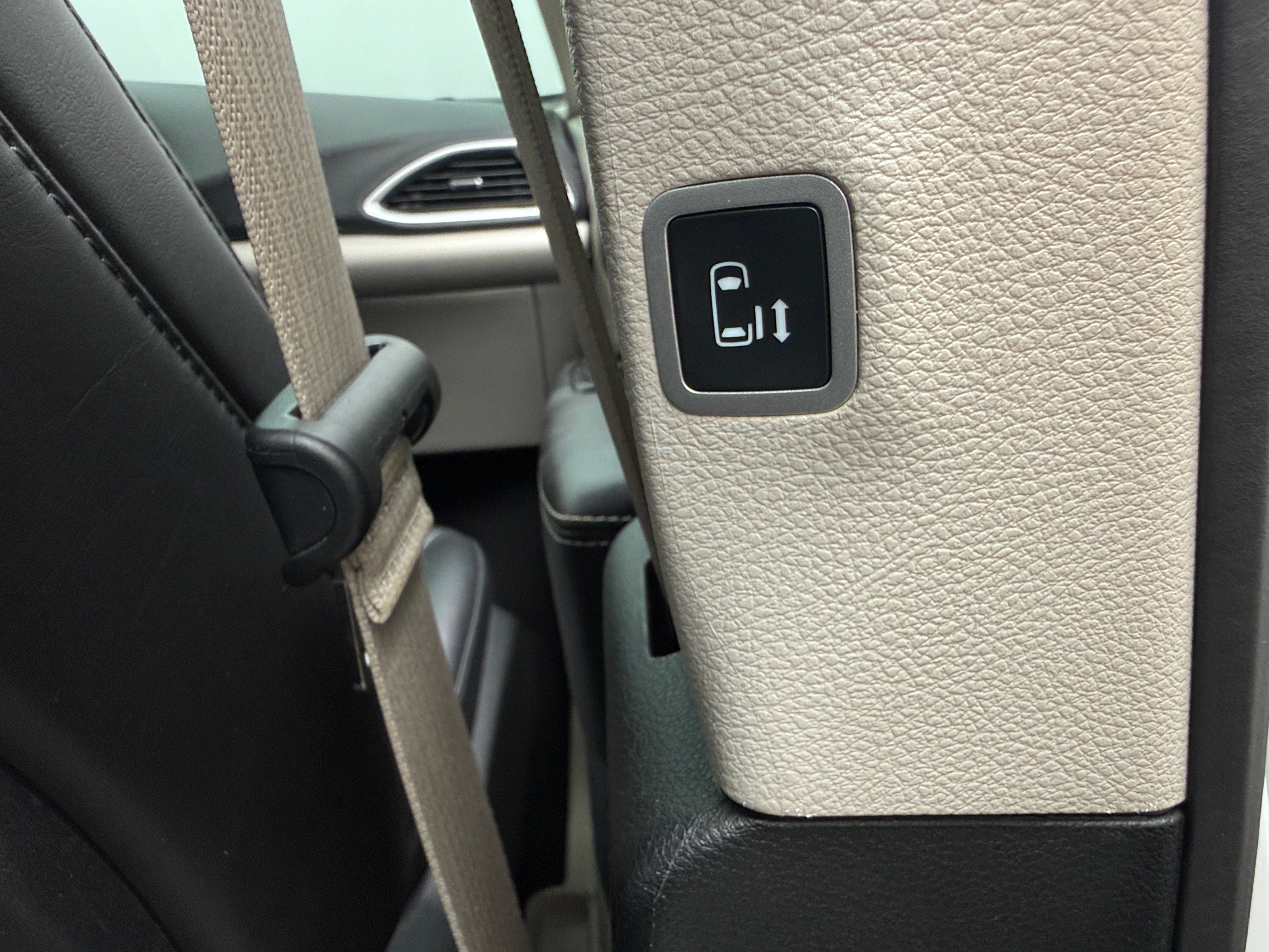 chrysler pacifica 2024 2C4RC1BG5RR133354 image chrysler pacifica 2024 2C4RC1BG5RR133354 image