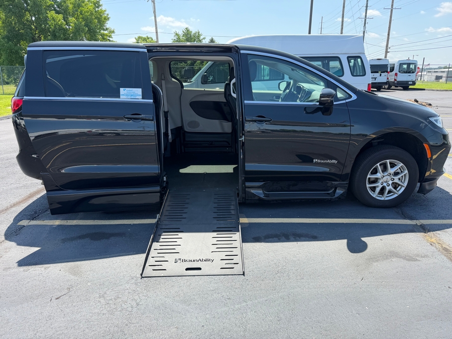 chrysler pacifica 2024 2C4RC1BG2RR100618 image chrysler pacifica 2024 2C4RC1BG2RR100618 image