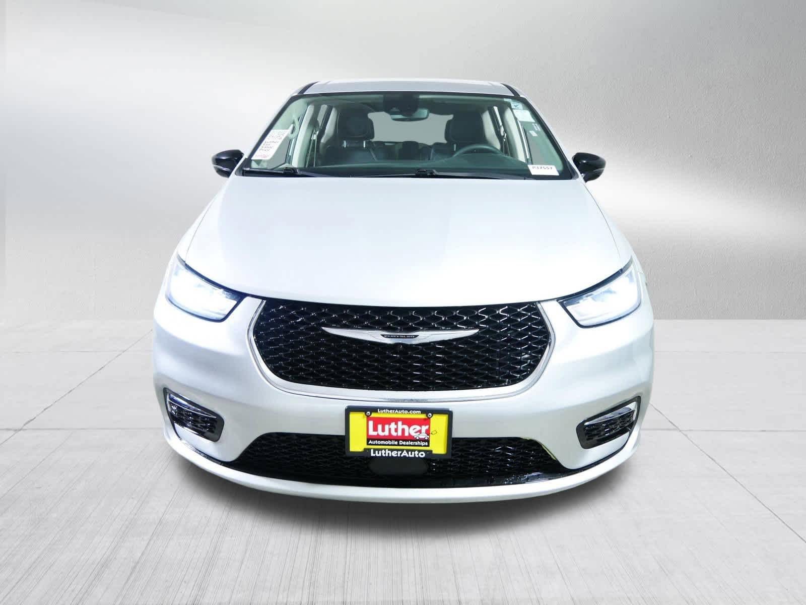 chrysler pacifica 2024 2C4RC1BG1RR188822 image