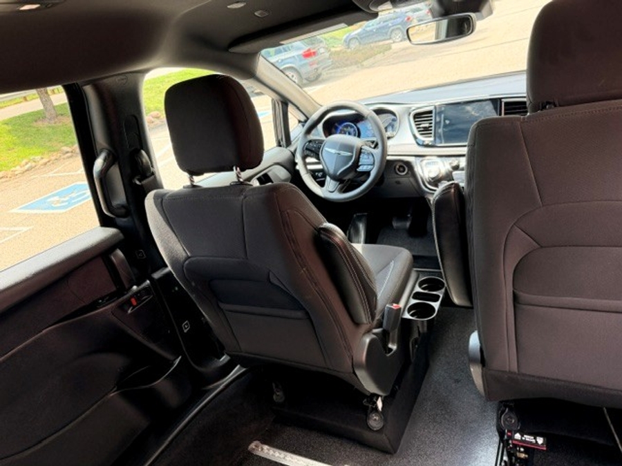 chrysler pacifica 2024 2C4RC1FG5RR144171 image chrysler pacifica 2024 2C4RC1FG5RR144171 image