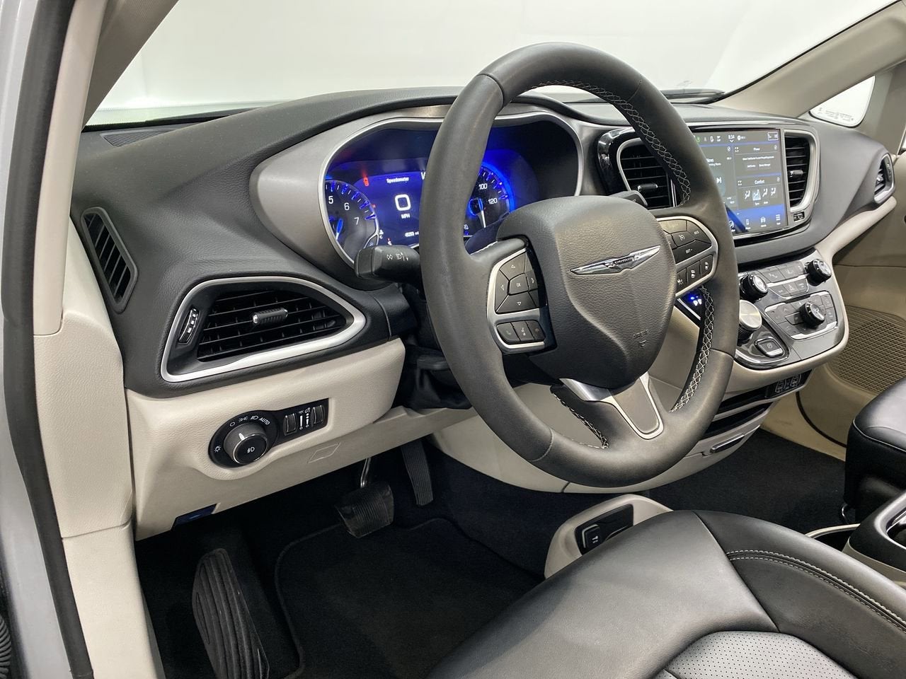 chrysler pacifica 2024 2C4RC1BG5RR162501 image chrysler pacifica 2024 2C4RC1BG5RR162501 image