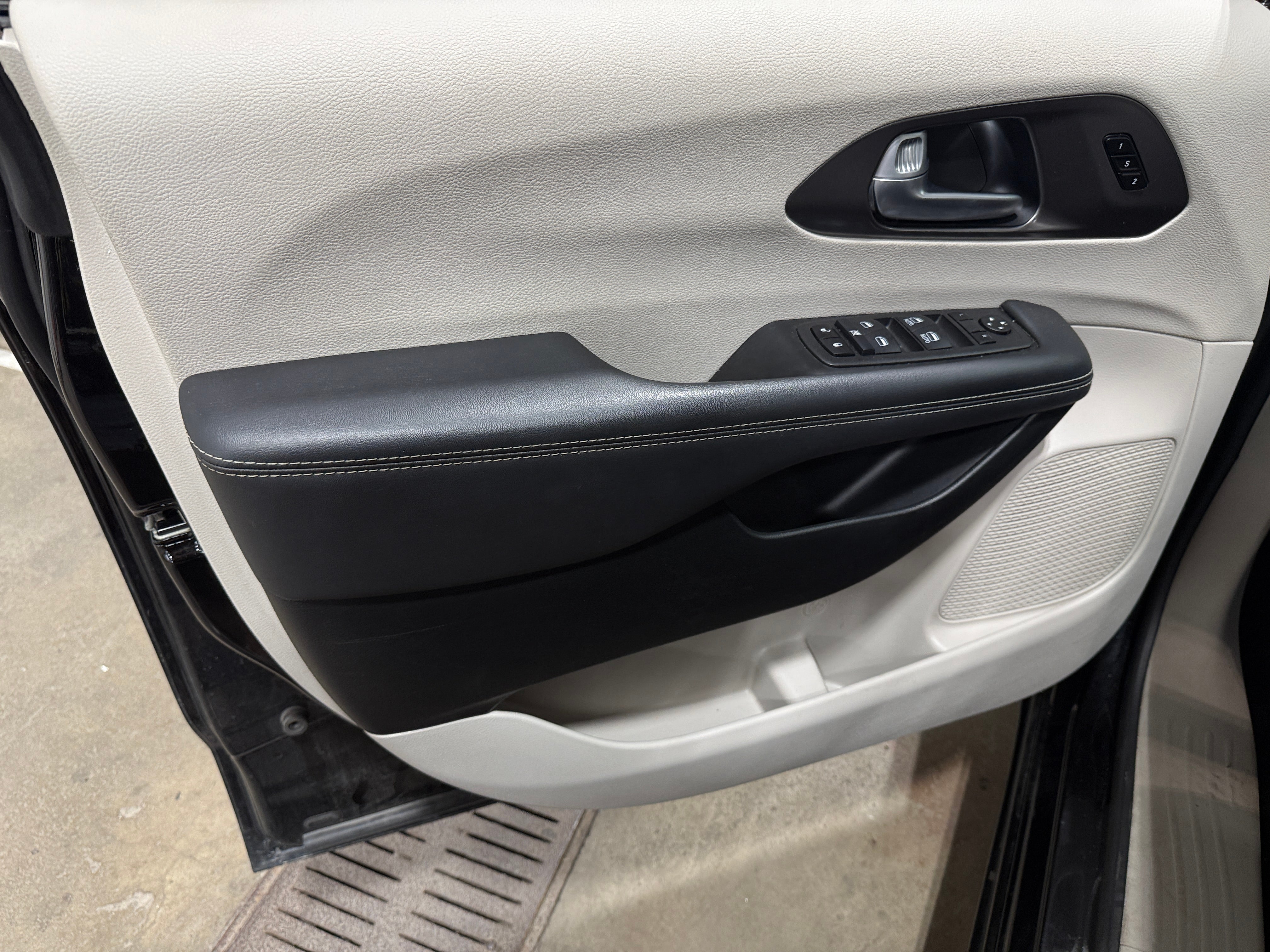 chrysler pacifica 2024 2C4RC1BG7RR139916 image chrysler pacifica 2024 2C4RC1BG7RR139916 image