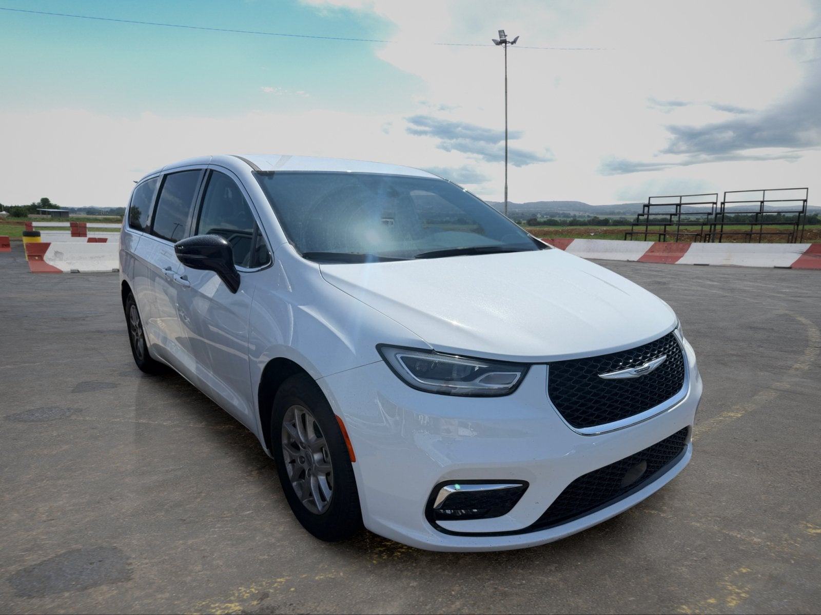 chrysler pacifica 2024 2C4RC1BG5RR106249 image chrysler pacifica 2024 2C4RC1BG5RR106249 image