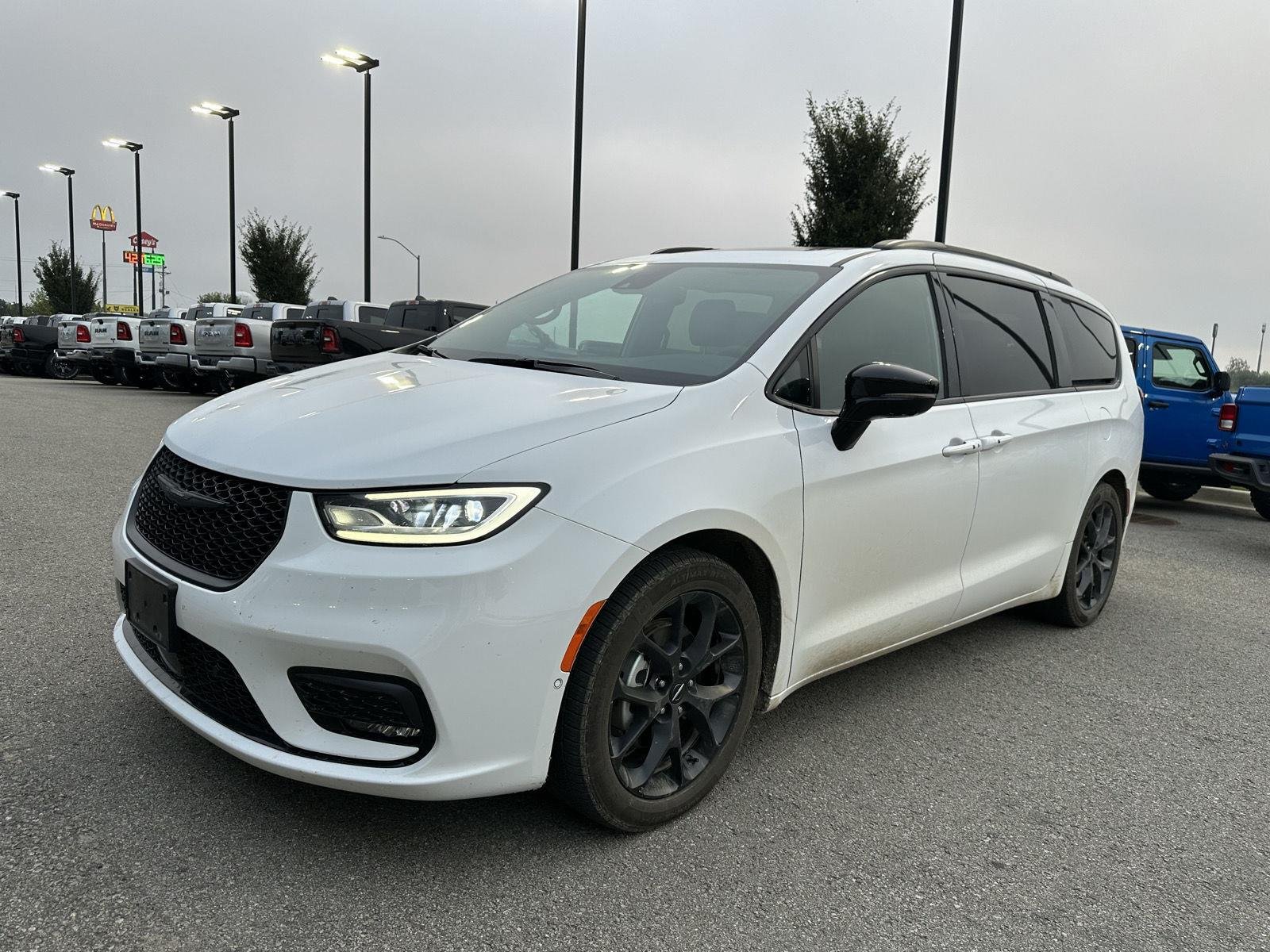 chrysler pacifica 2024 2C4RC1GG7RR111378 image