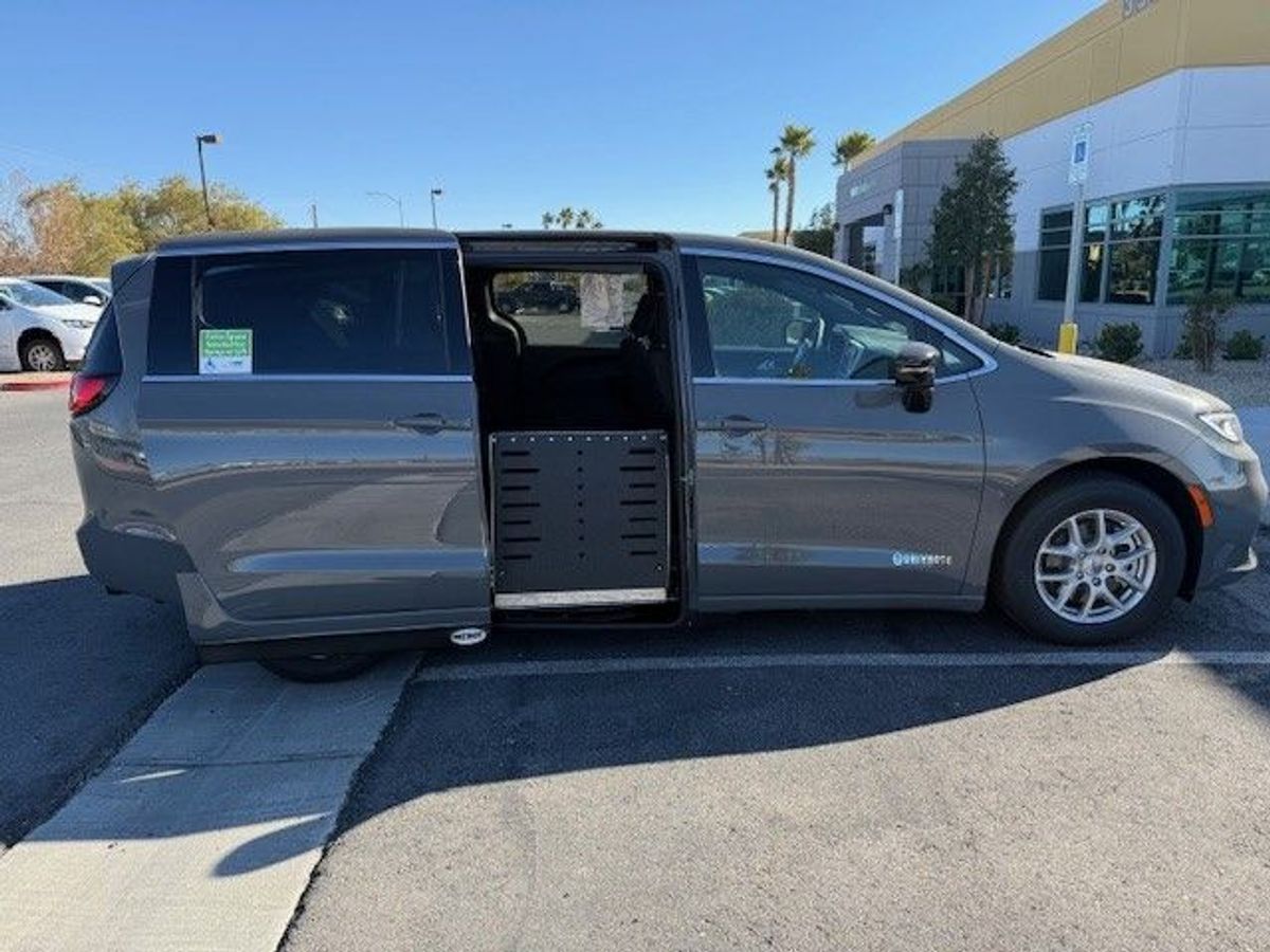 chrysler pacifica 2024 2C4RC1BG6RR187391 image chrysler pacifica 2024 2C4RC1BG6RR187391 image