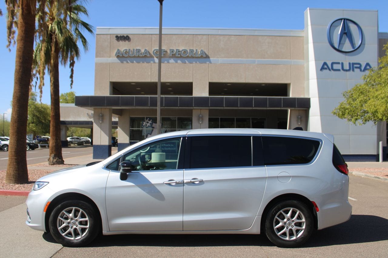 chrysler pacifica 2024 2C4RC1BG7RR129676 image