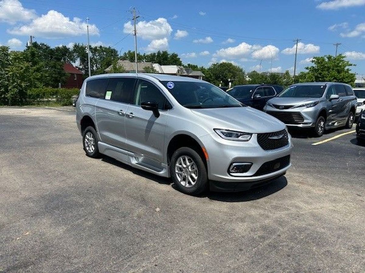 chrysler pacifica 2024 2C4RC1BGXRR140784 image chrysler pacifica 2024 2C4RC1BGXRR140784 image