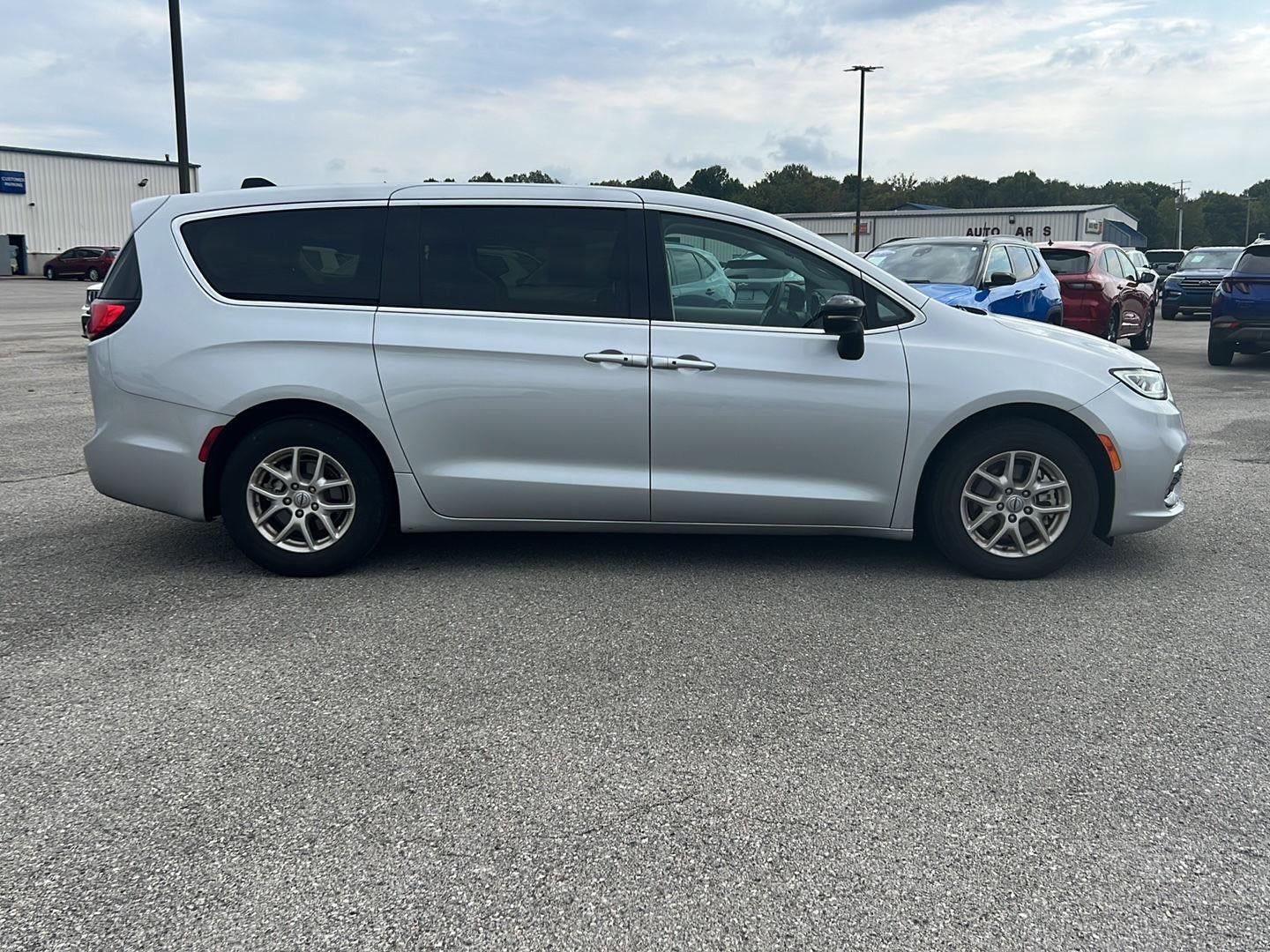 chrysler pacifica 2024 2C4RC1BG4RR162196 image chrysler pacifica 2024 2C4RC1BG4RR162196 image