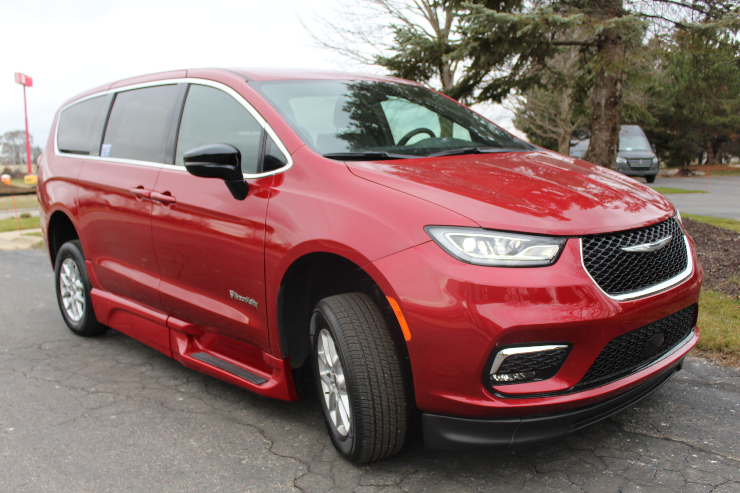 chrysler pacifica 2024 2C4RC1FG1RR173568 image chrysler pacifica 2024 2C4RC1FG1RR173568 image