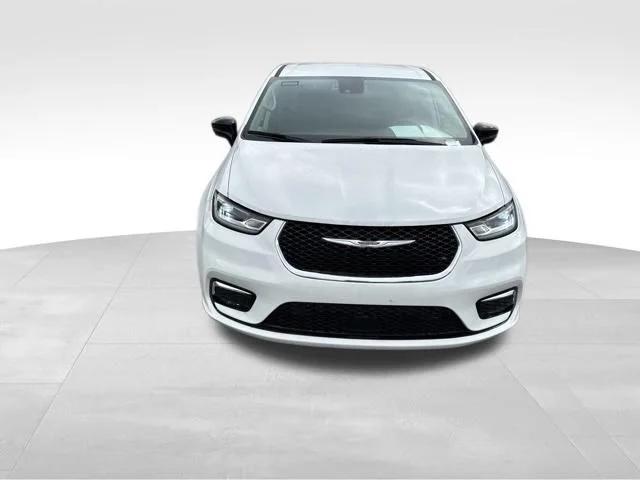 chrysler pacifica 2024 2C4RC1BG4RR109899 image chrysler pacifica 2024 2C4RC1BG4RR109899 image