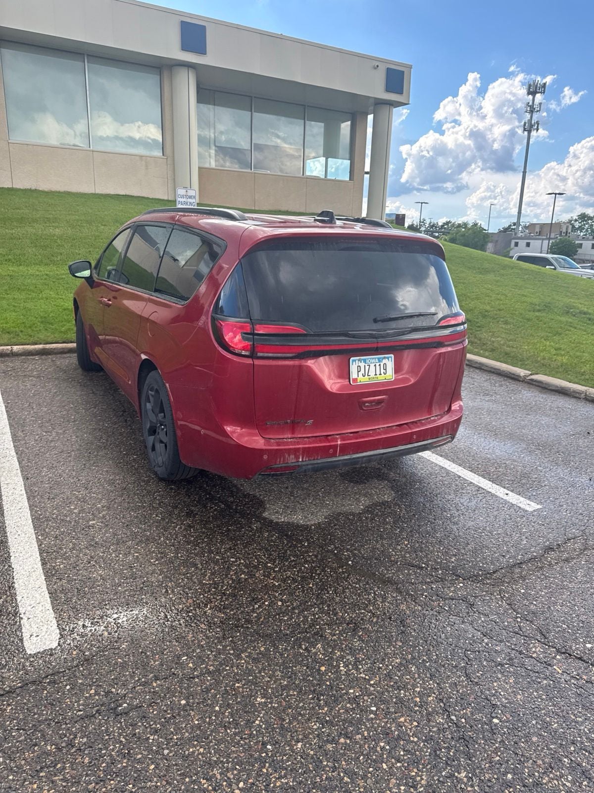 chrysler pacifica 2024 2C4RC1BG1RR202749 image