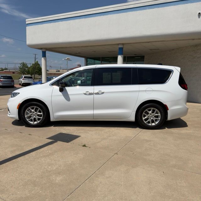 chrysler pacifica 2024 2C4RC1BG8RR106584 image chrysler pacifica 2024 2C4RC1BG8RR106584 image