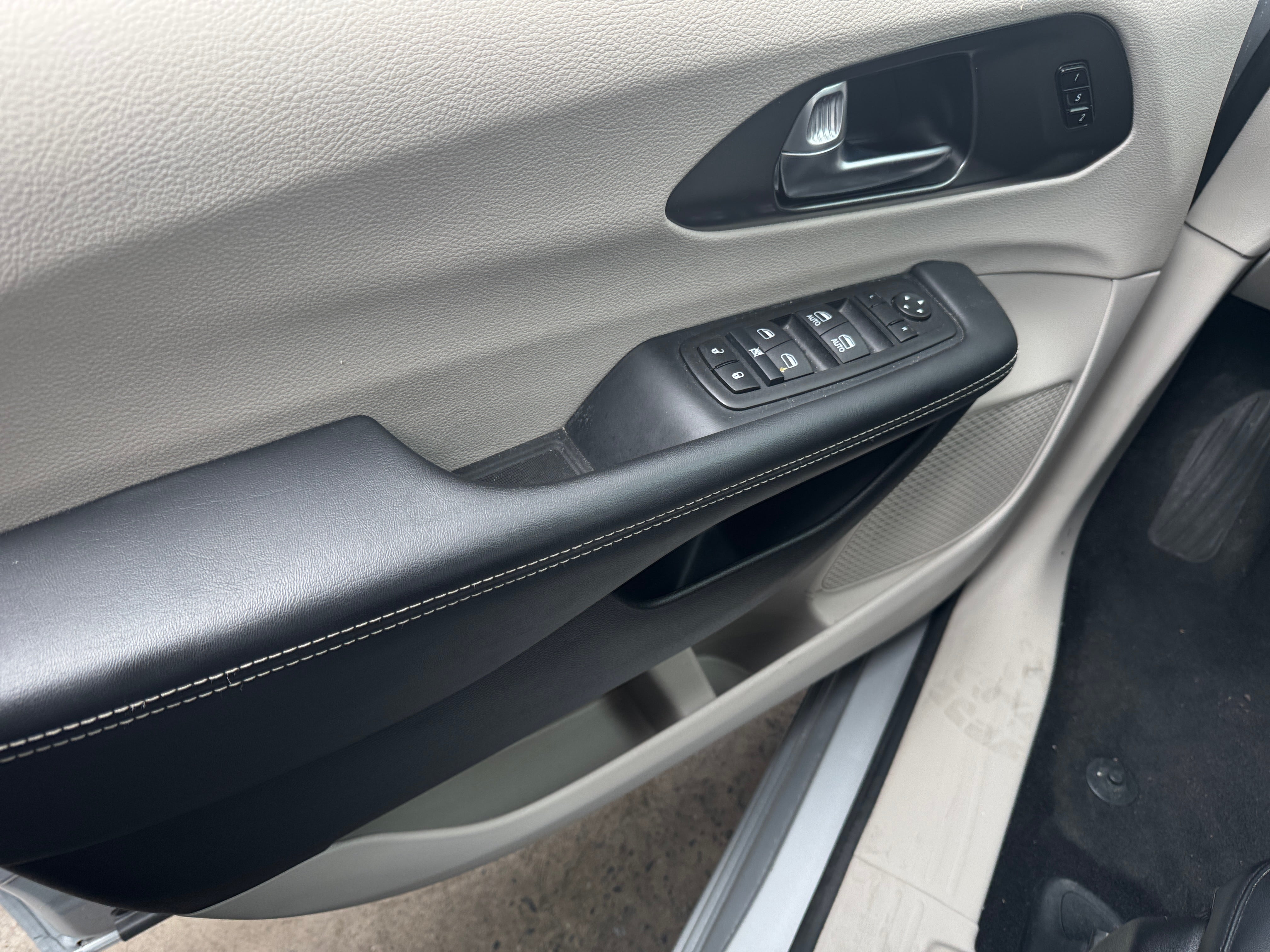 chrysler pacifica 2024 2C4RC1BGXRR191220 image chrysler pacifica 2024 2C4RC1BGXRR191220 image