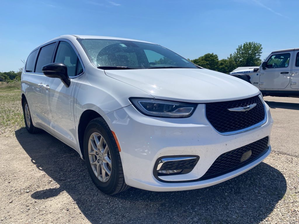 chrysler pacifica 2024 2C4RC1BGXRR133365 image chrysler pacifica 2024 2C4RC1BGXRR133365 image