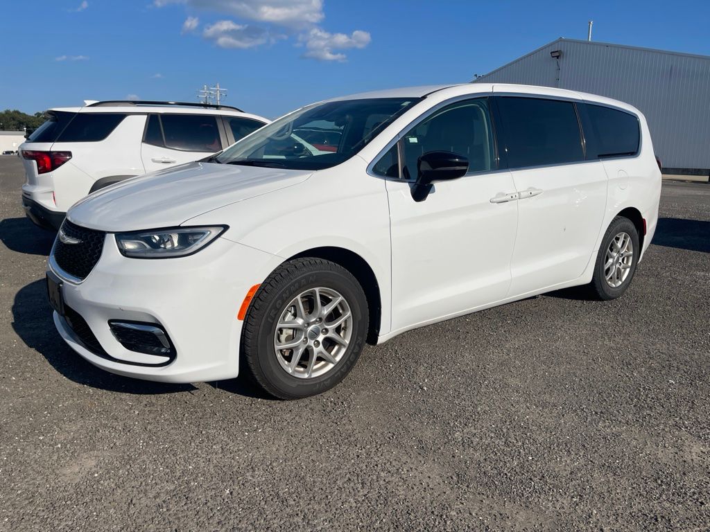 chrysler pacifica 2024 2C4RC1BG2RR182527 image chrysler pacifica 2024 2C4RC1BG2RR182527 image