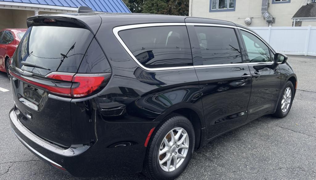 chrysler pacifica 2024 2C4RC1BG9RR186655 image