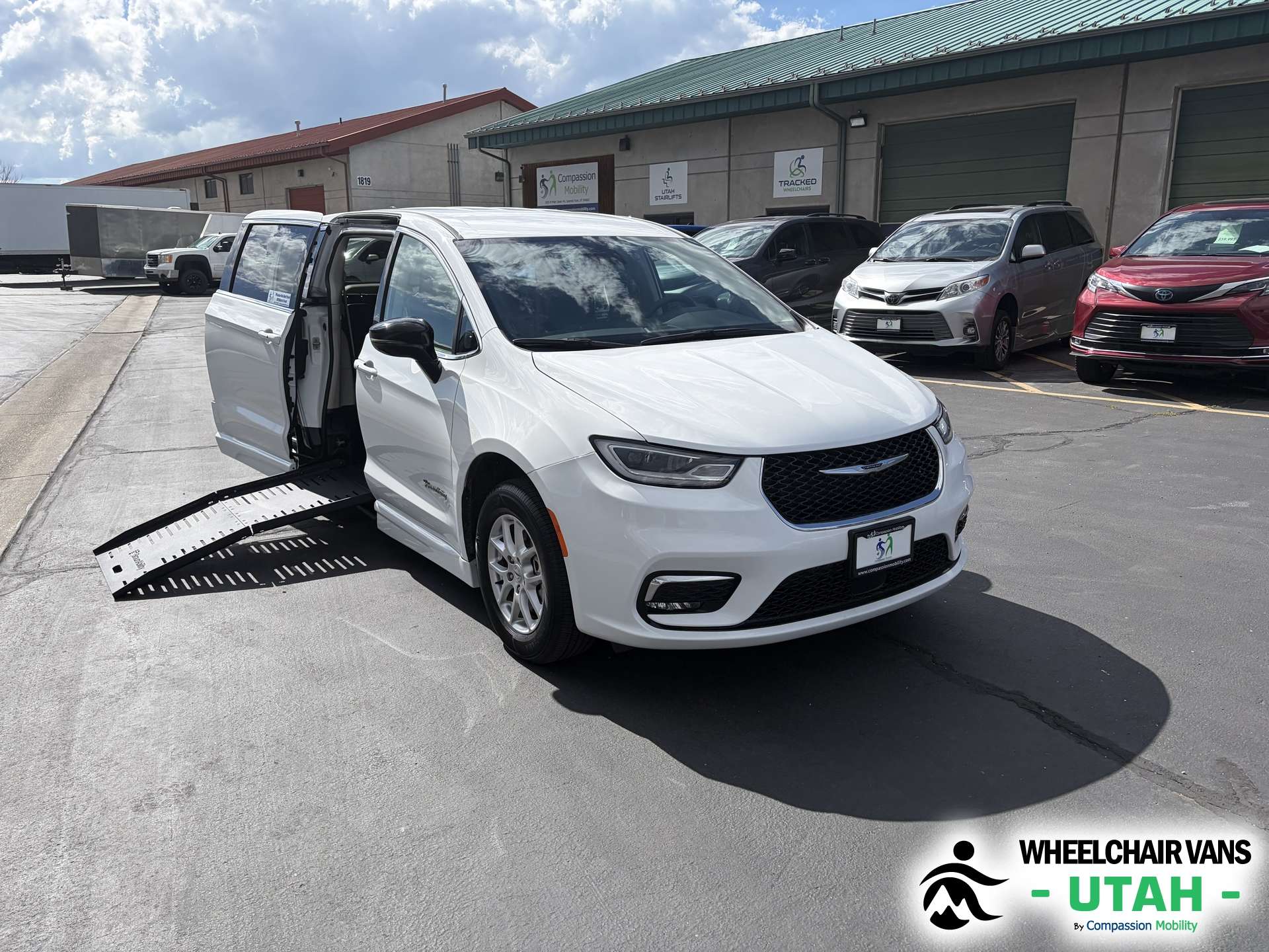 chrysler pacifica 2024 2C4RC1BG8RR118783 image chrysler pacifica 2024 2C4RC1BG8RR118783 image