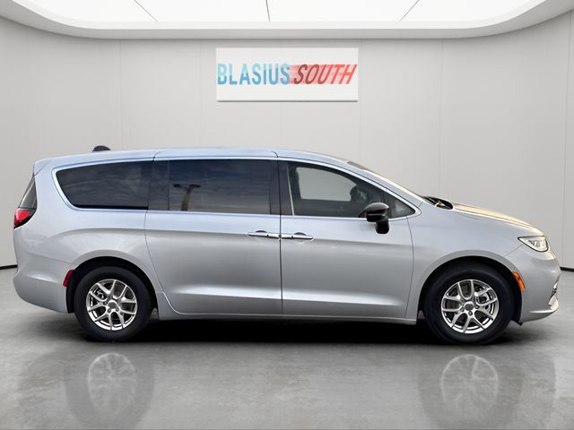 chrysler pacifica 2024 2C4RC1BG2RR138933 image chrysler pacifica 2024 2C4RC1BG2RR138933 image