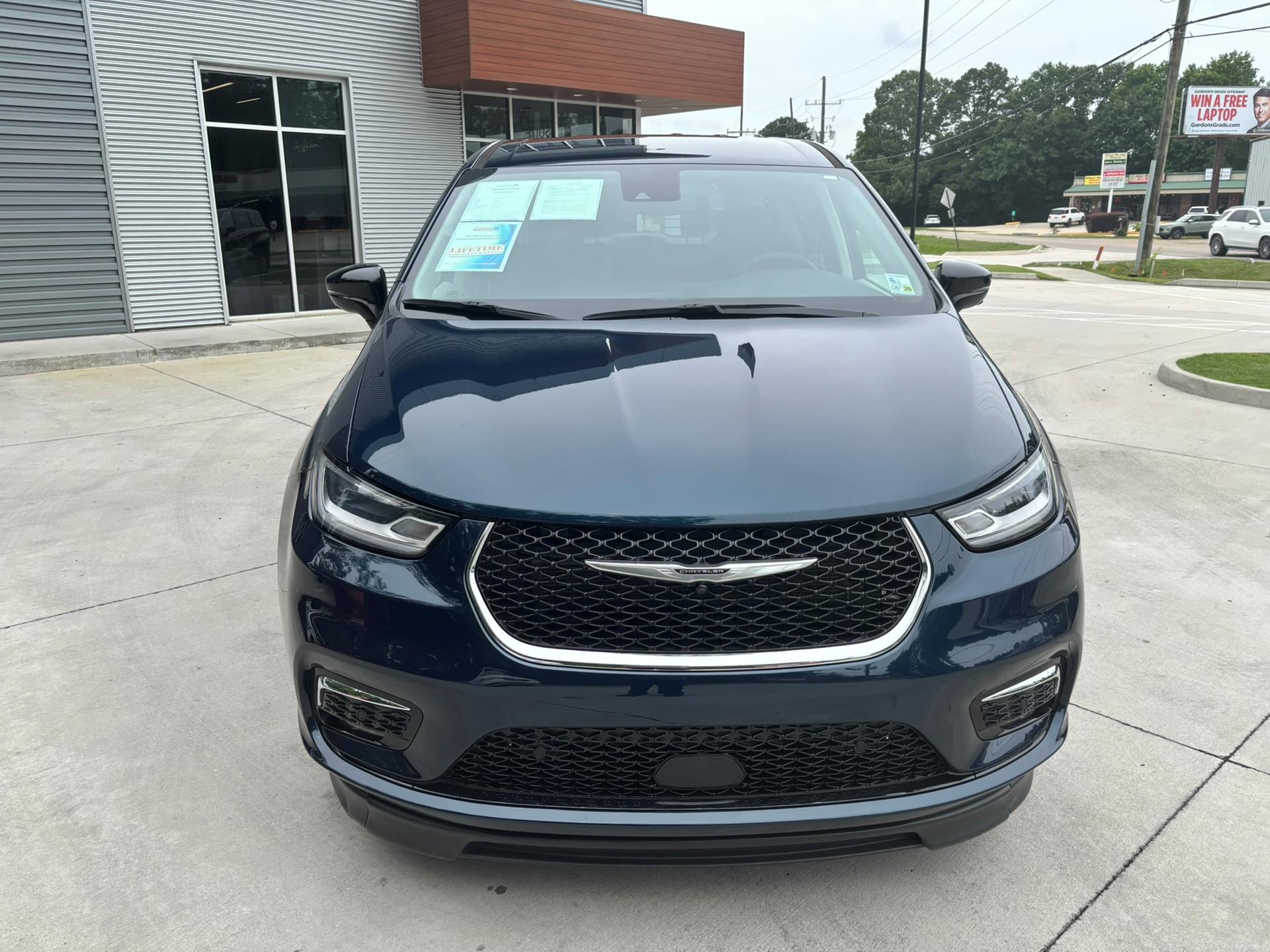 chrysler pacifica 2024 2C4RC1BG4RR100975 image chrysler pacifica 2024 2C4RC1BG4RR100975 image