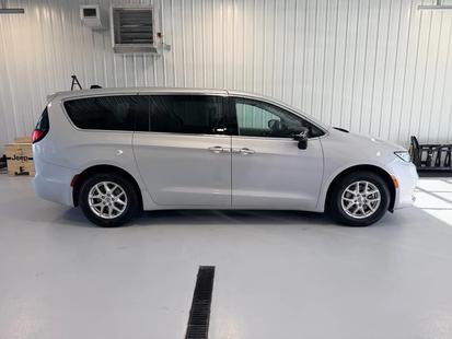chrysler pacifica 2024 2C4RC1BG9RR133017 image chrysler pacifica 2024 2C4RC1BG9RR133017 image