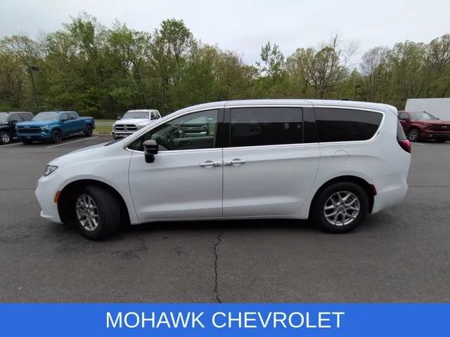 chrysler pacifica 2024 2C4RC1BG7RR116376 image chrysler pacifica 2024 2C4RC1BG7RR116376 image