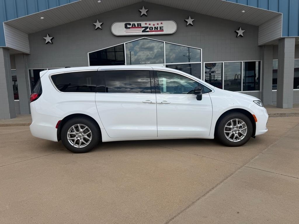 chrysler pacifica 2024 2C4RC1BG0RR170215 image chrysler pacifica 2024 2C4RC1BG0RR170215 image