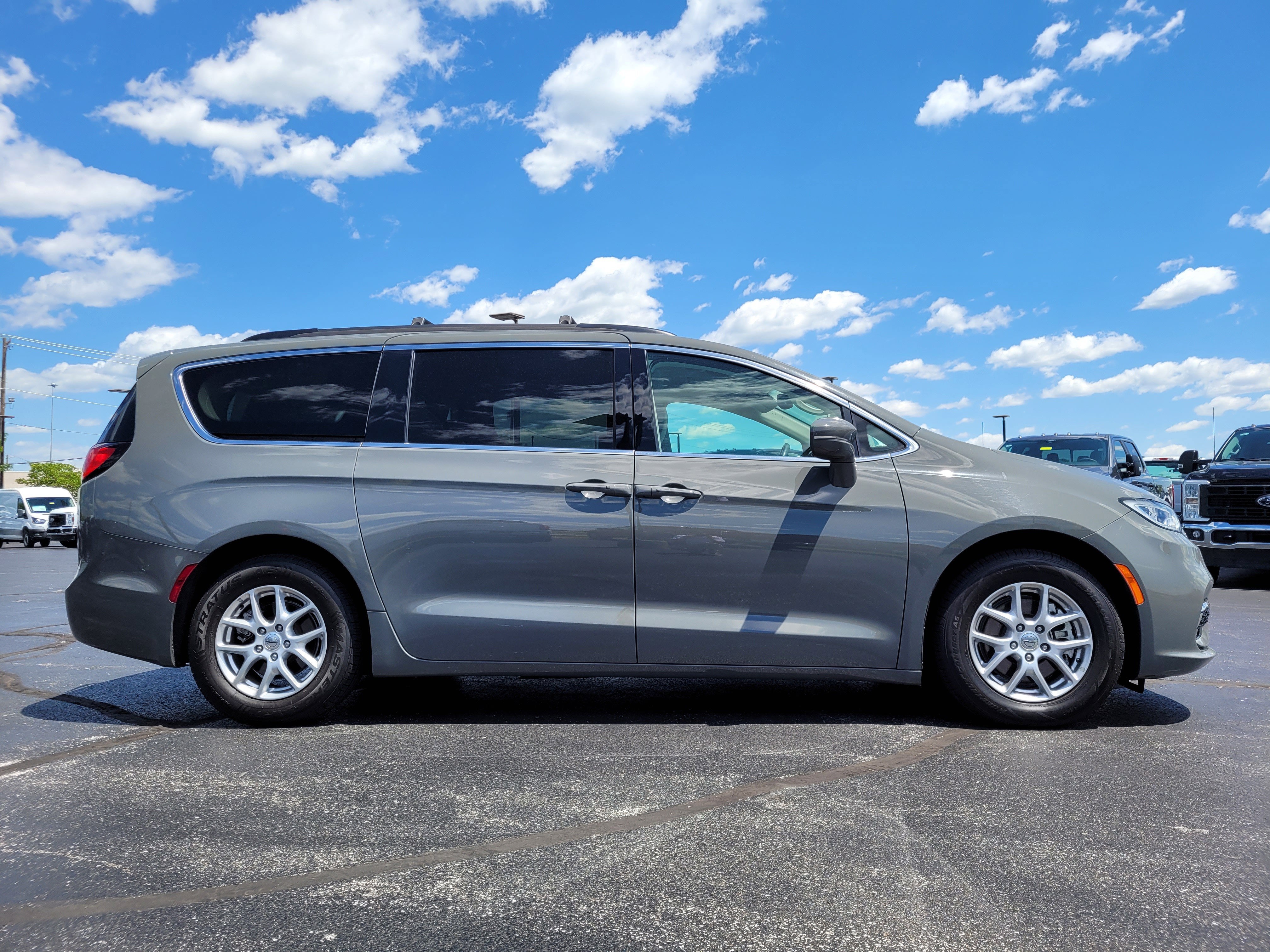 chrysler pacifica 2022 2C4RC1BG5NR106424 image chrysler pacifica 2022 2C4RC1BG5NR106424 image